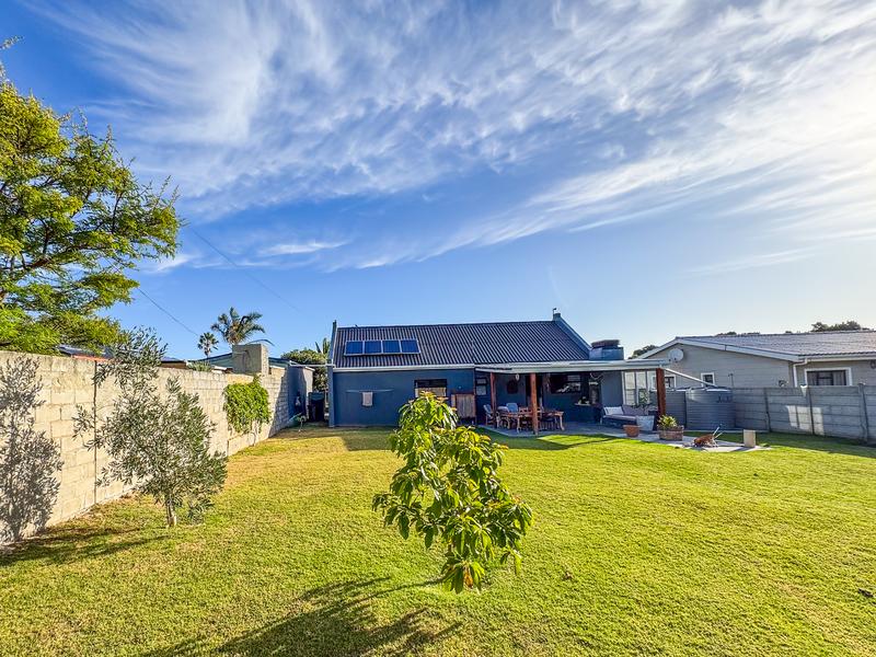 2 Bedroom Property for Sale in Sandbaai Western Cape